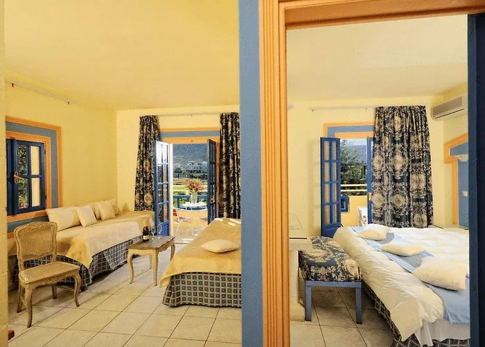 Parthenis Hotel & Suites